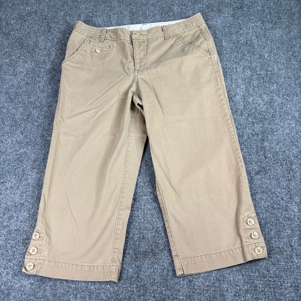 Dockers Pants Womens US 6 Khaki Capri Button Hem Minimalist Preppy Classic Beach